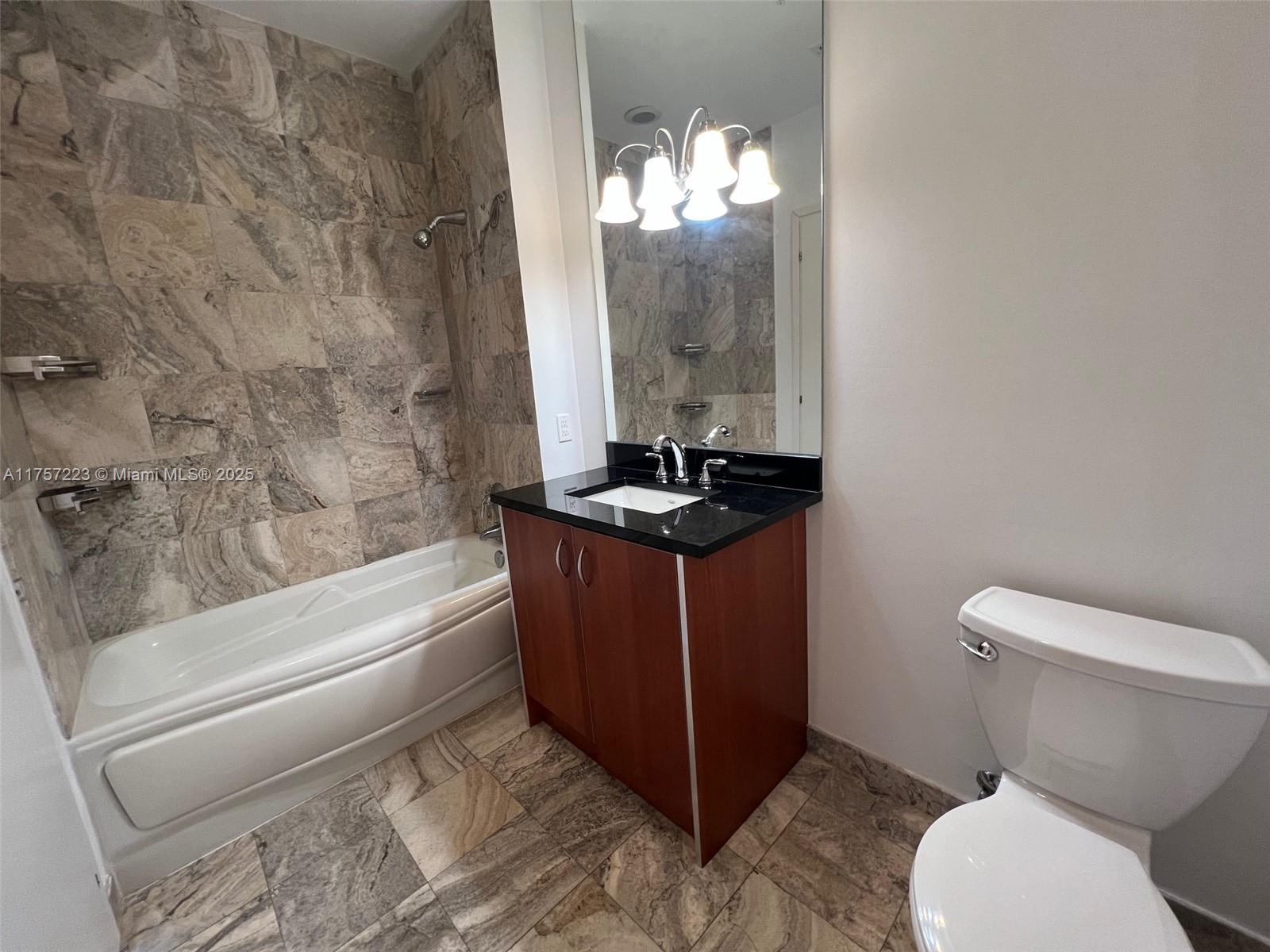 300 S Biscayne Blvd #PH-3907, Miami FL 33131