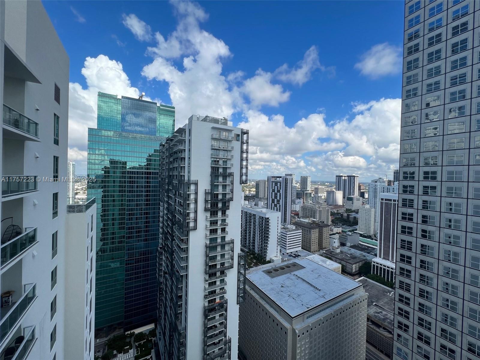 300 S Biscayne Blvd #PH-3907, Miami FL 33131
