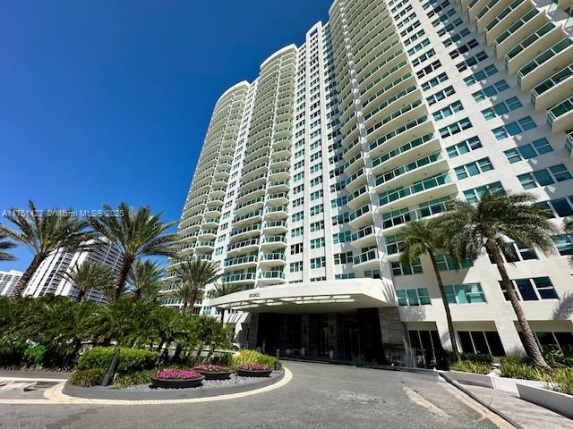 20201 E Country Club Dr #308, Aventura, Florida image 2