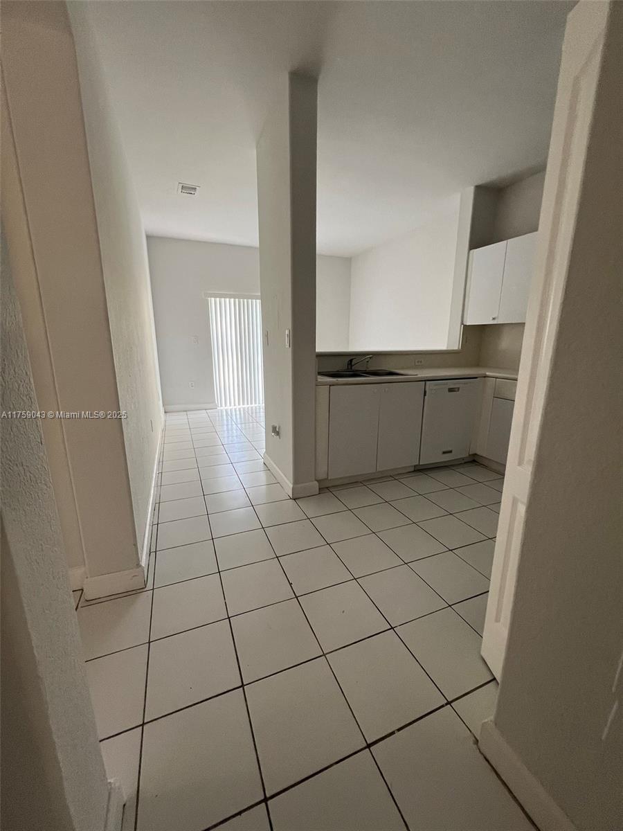 2650 SE 16th Ter #101, Homestead, Florida image 11