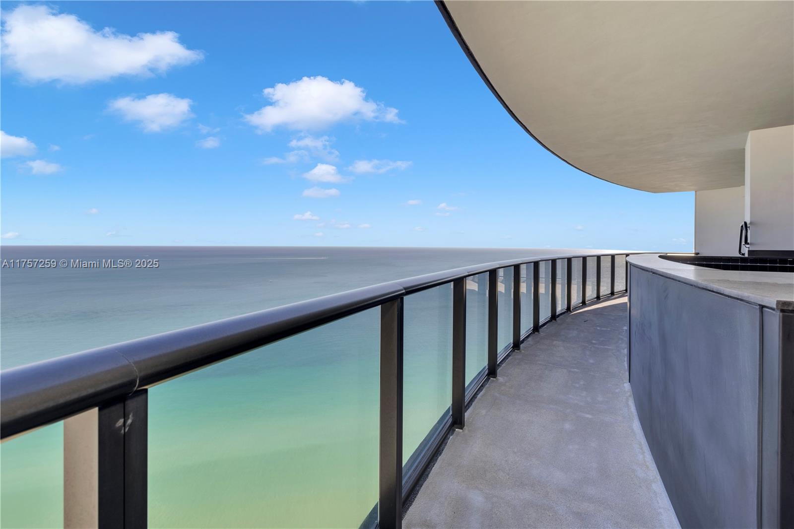 18555 E Collins Ave #3205, Sunny Isles Beach, Florida image 31