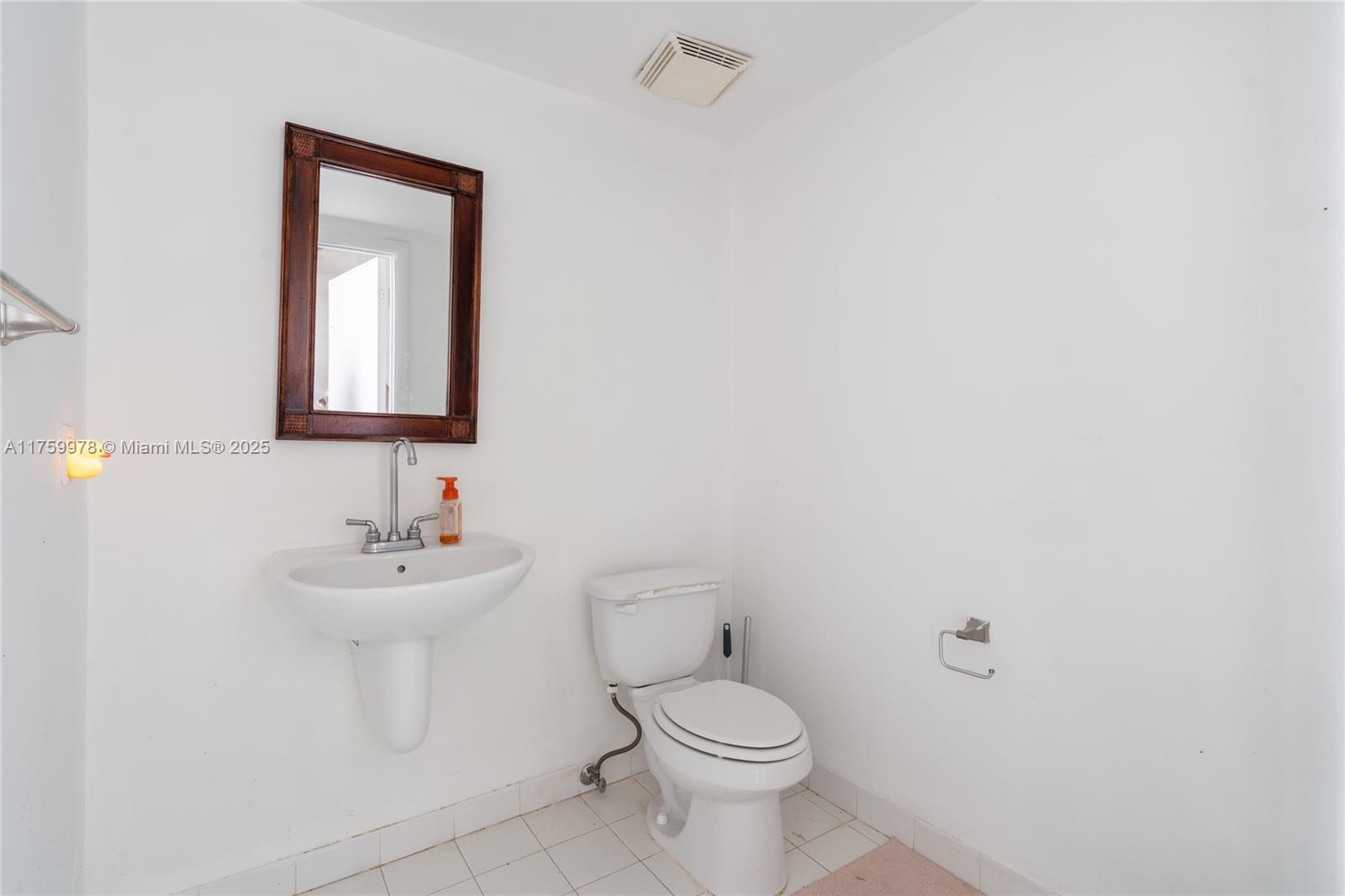 690 SW 1st Ct #2716, Miami FL 33130