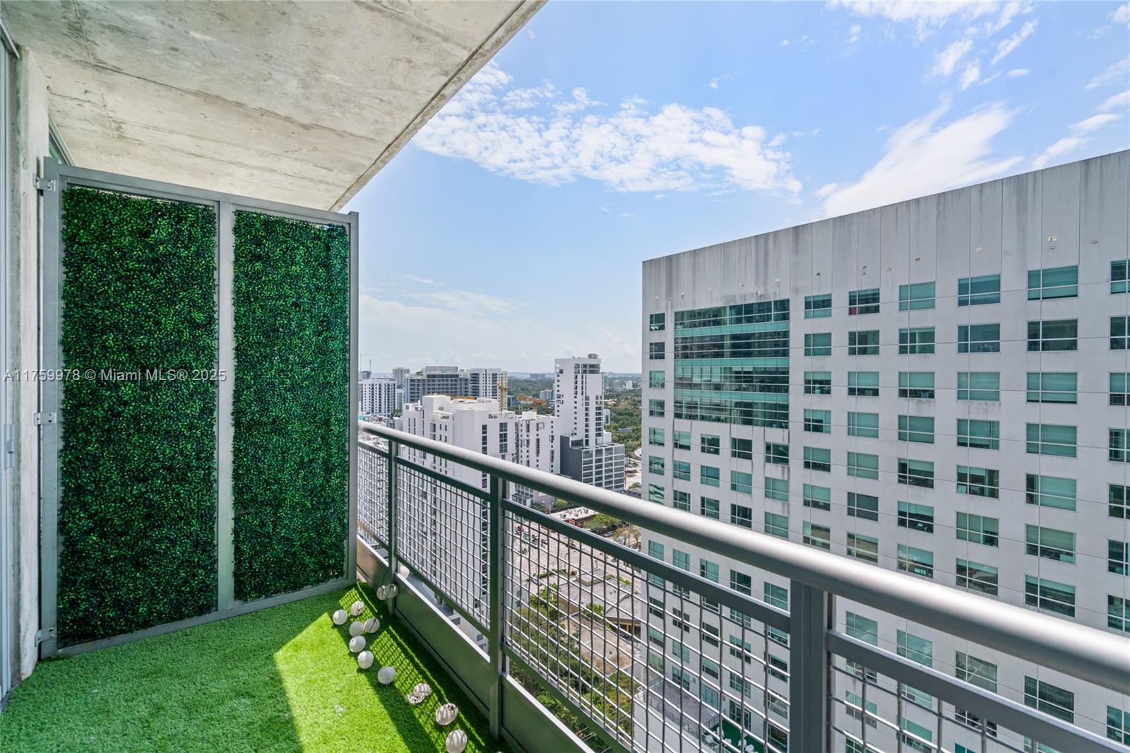 690 SW 1st Ct #2716, Miami FL 33130