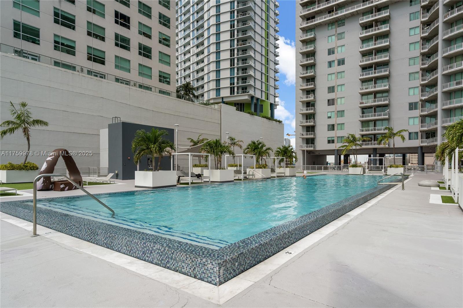 690 SW 1st Ct #2716, Miami FL 33130
