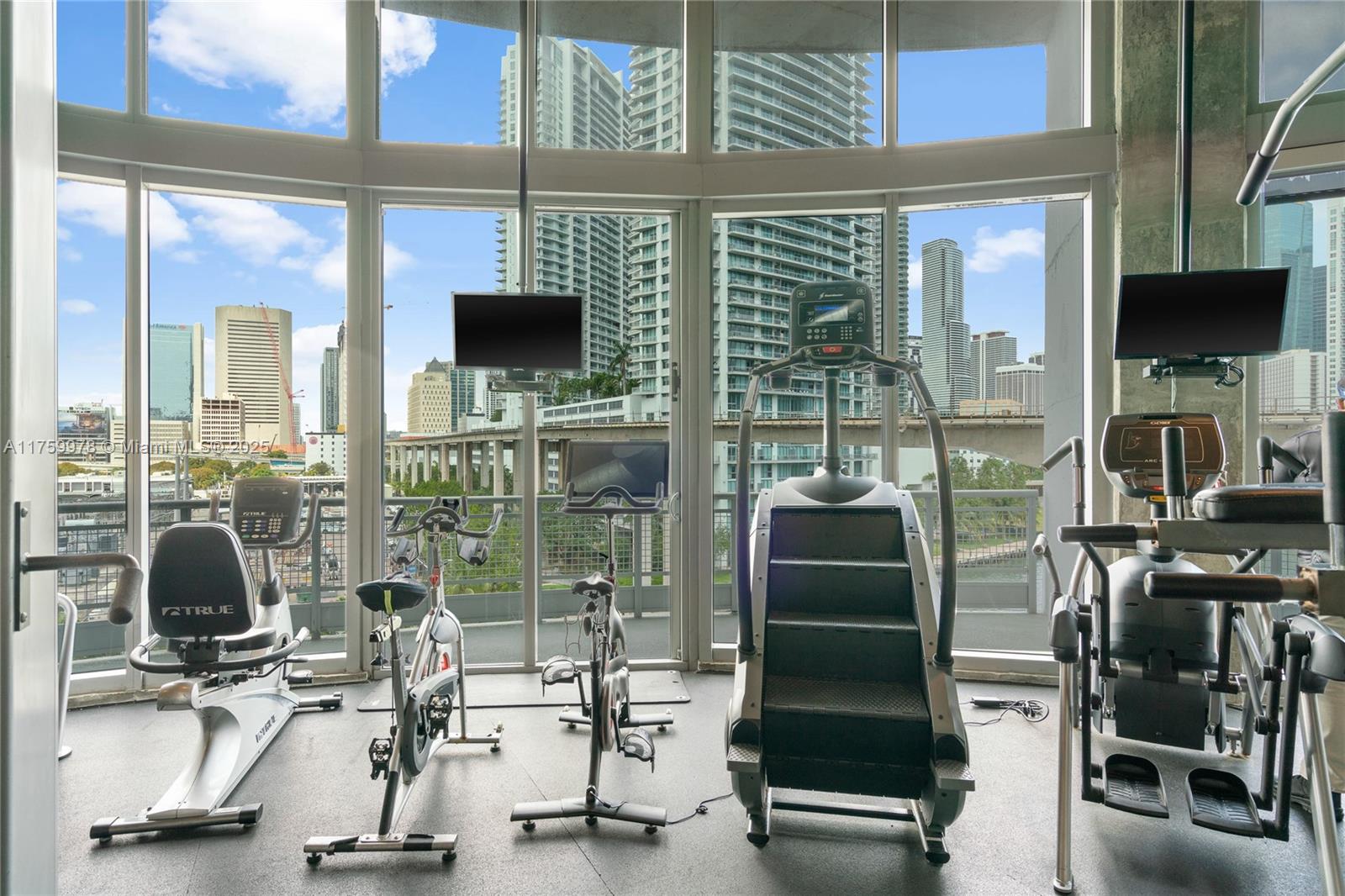 690 SW 1st Ct #2716, Miami FL 33130