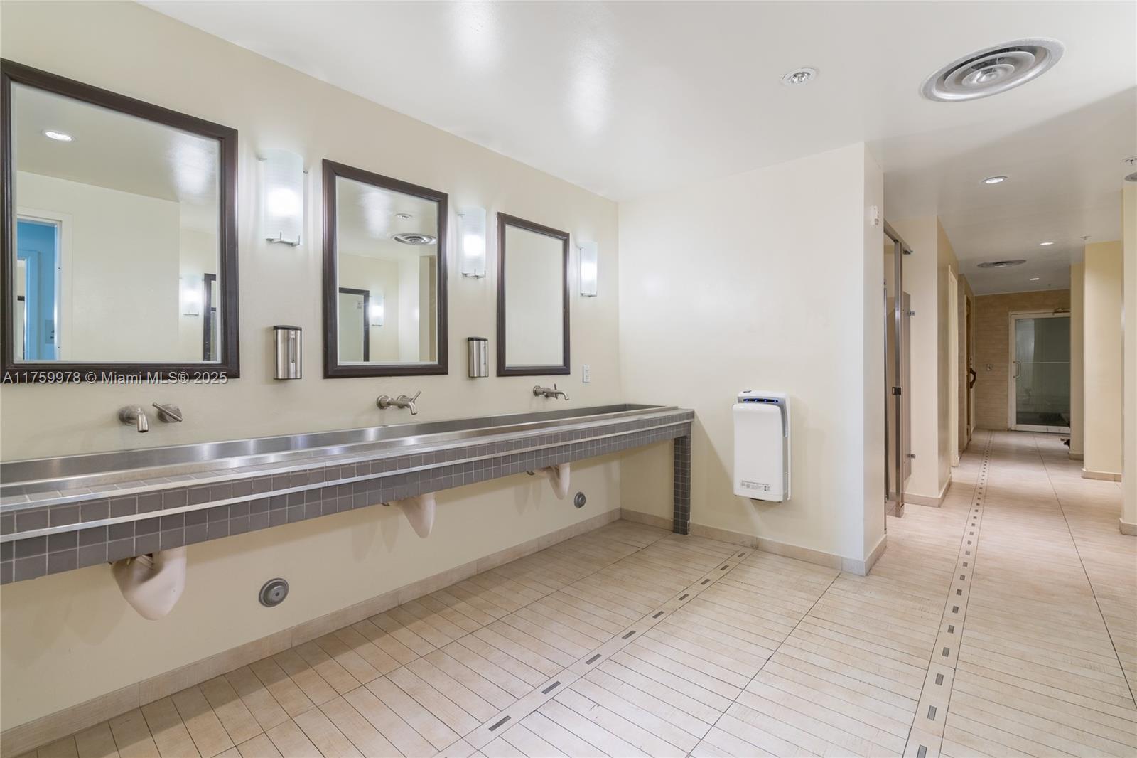 690 SW 1st Ct #2716, Miami FL 33130
