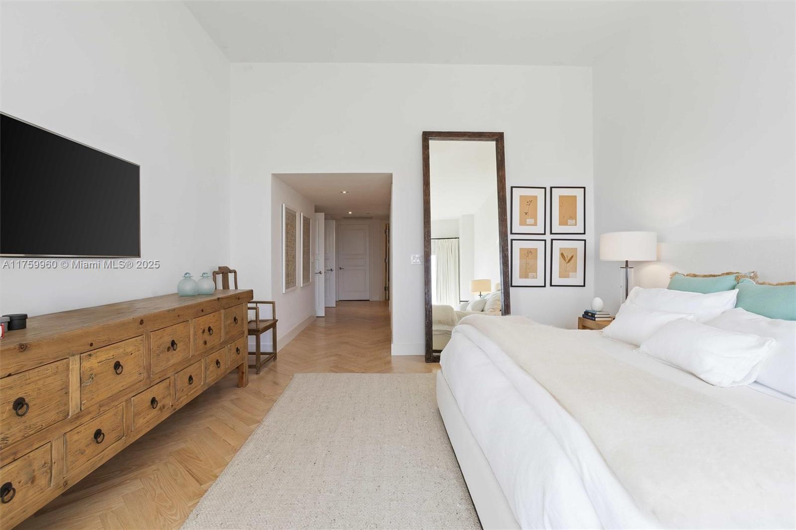 445 Grand Bay Dr #1210, Key Biscayne FL 33149