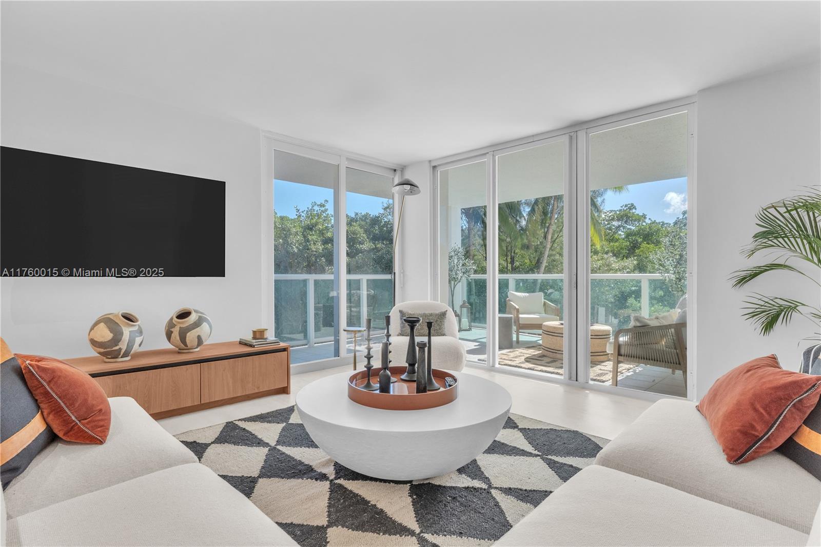 100 Bayview Dr Unit 216, Sunny Isles Beach, Florida 33160