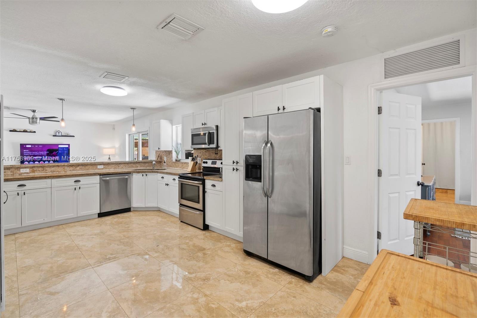 7410 NW 13th Ct, Plantation, Florida image 13