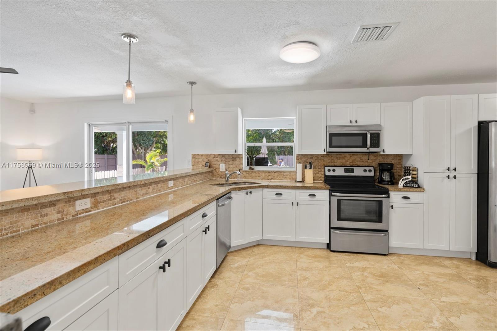 7410 NW 13th Ct, Plantation, Florida image 8