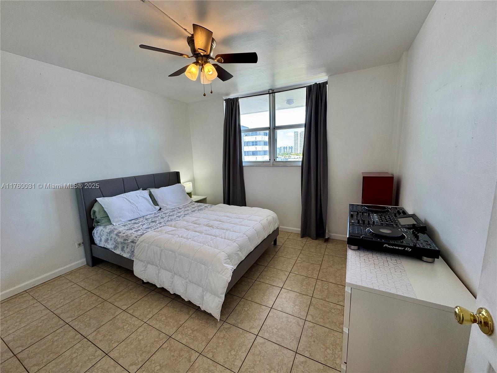 3660 NE 166th St #812, North Miami Beach, Florida image 25