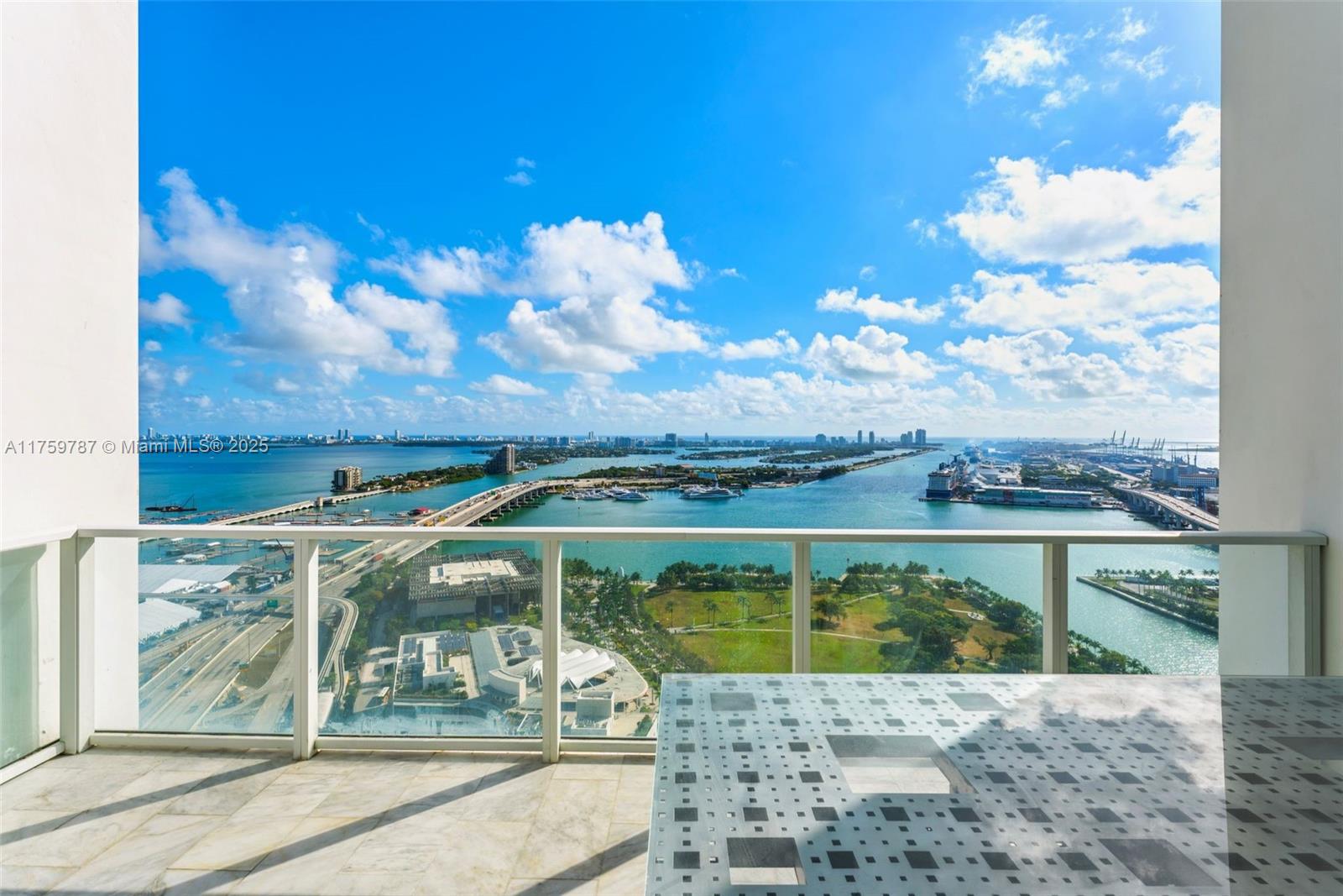 1040 Biscayne Blvd #3304, Miami FL 33132