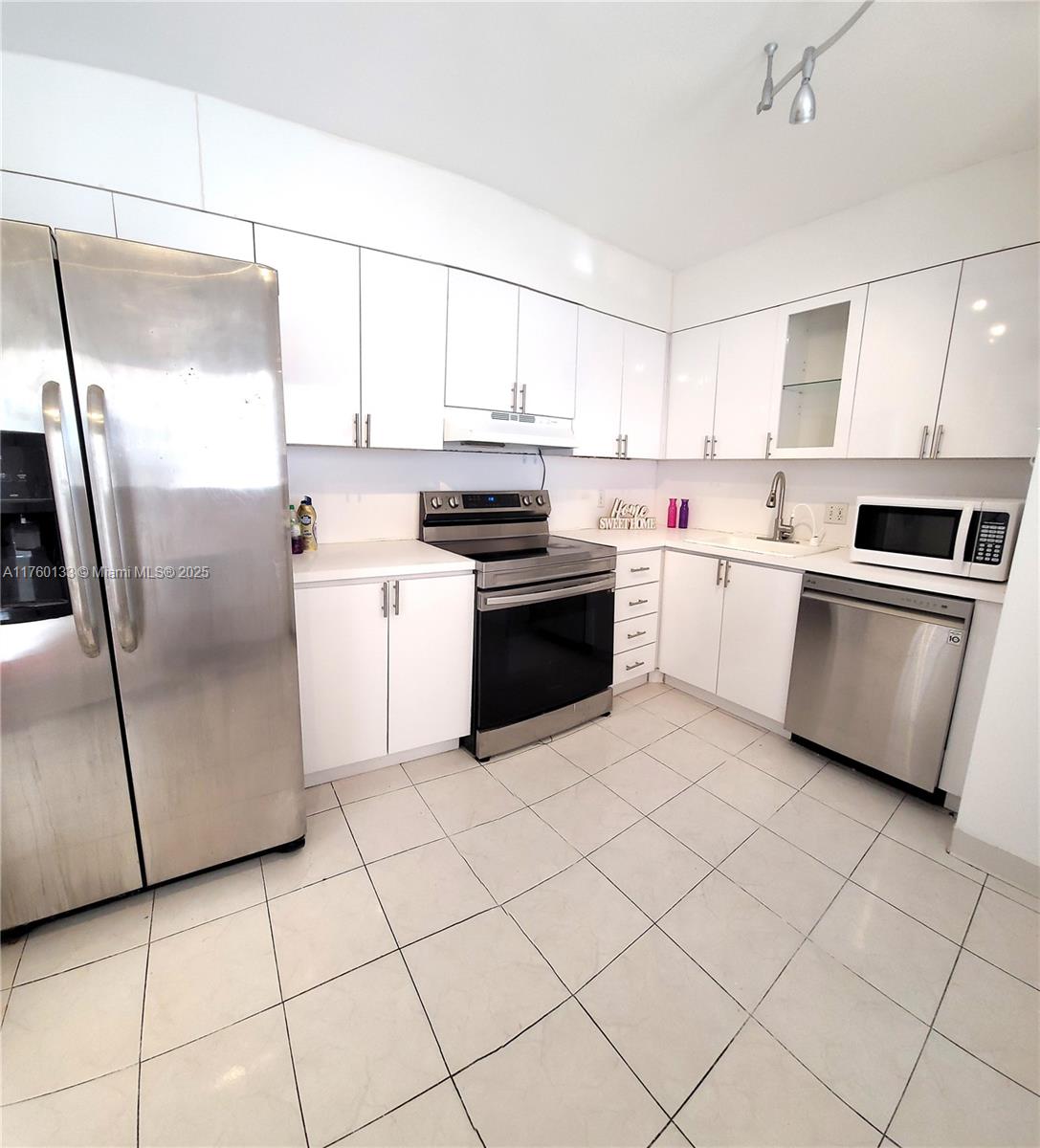 2801 NE 183rd St #504W, Aventura, Florida image 10
