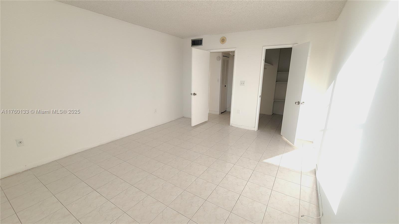 2801 NE 183rd St #504W, Aventura, Florida image 14