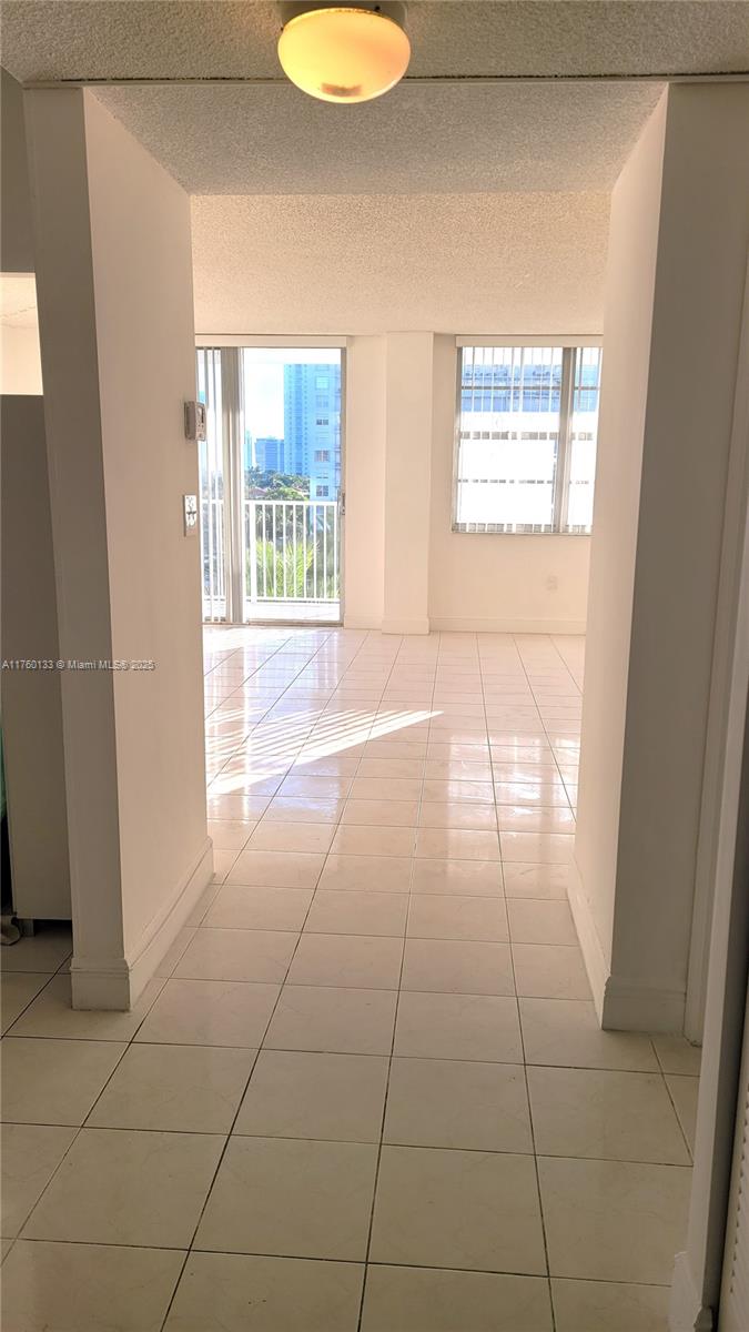 2801 NE 183rd St #504W, Aventura, Florida image 5