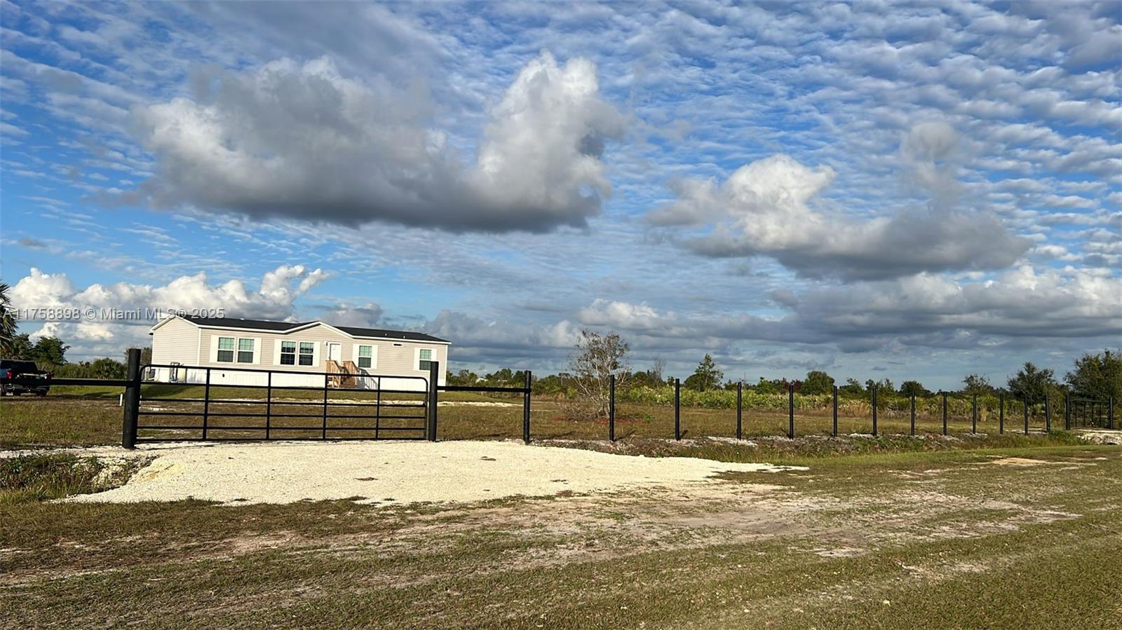 16371 NW 262 St, Okeechobee, Florida image 5