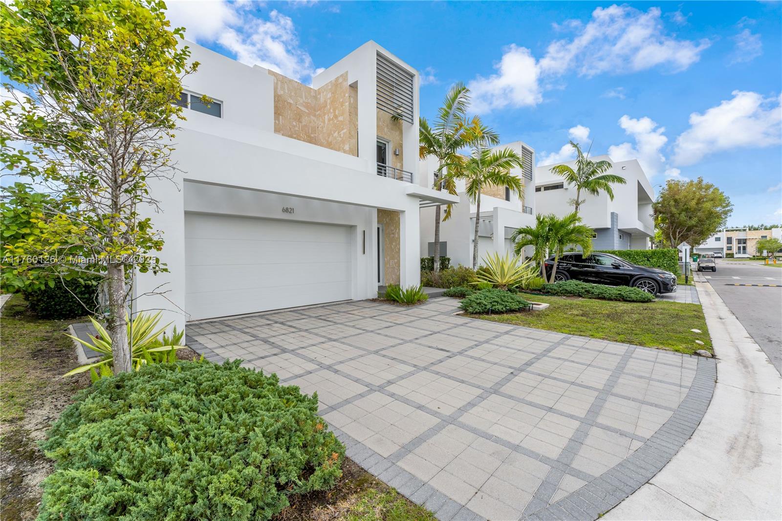 6821 NW 103rd Ave, Doral, Florida image 3