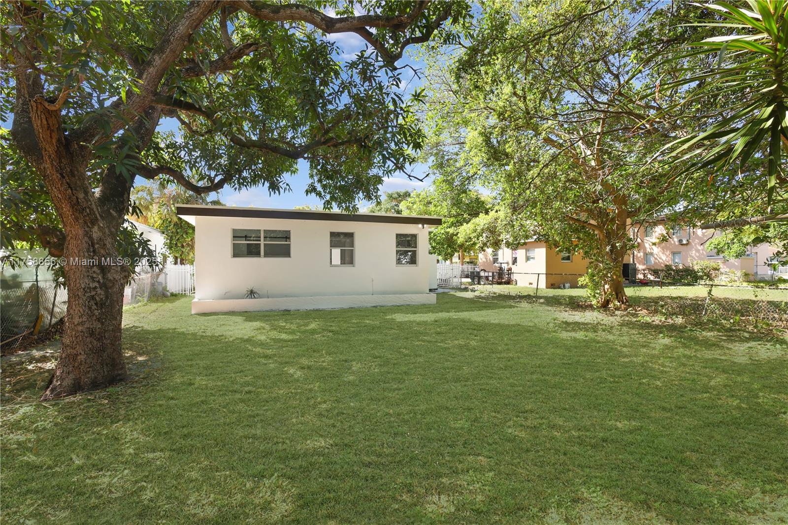 Listing Photo 14
