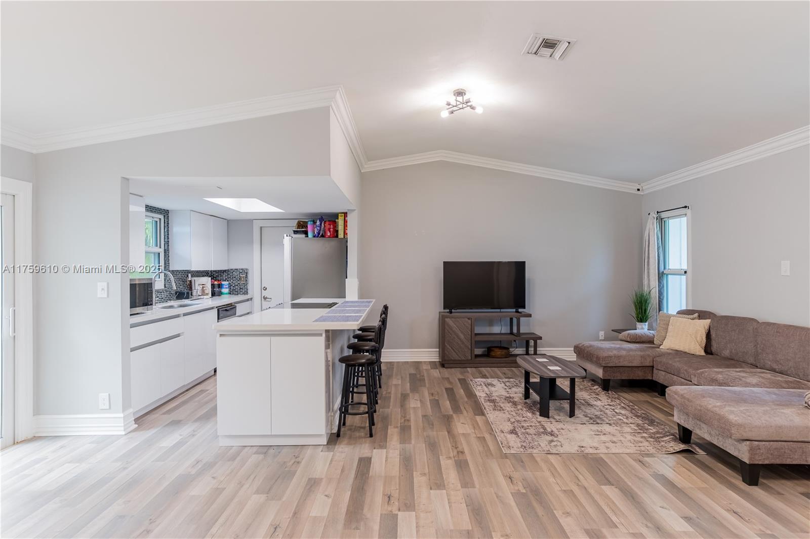 4541 SW 28th Ter, Dania Beach, Florida image 4