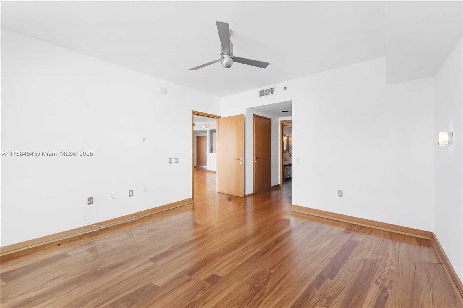 450 Alton Rd #3206, Miami Beach FL 33139