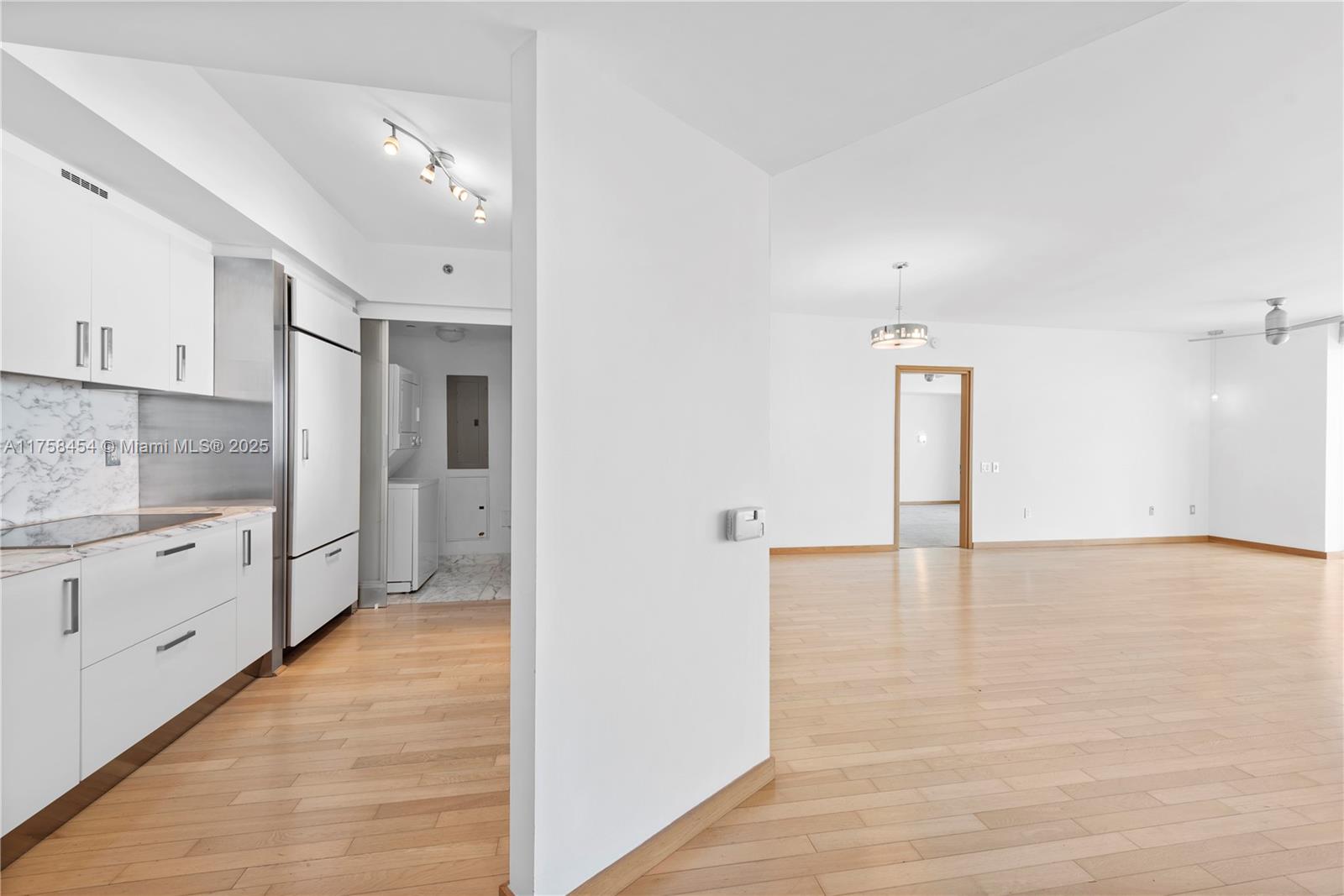 450 Alton Rd #3206, Miami Beach FL 33139