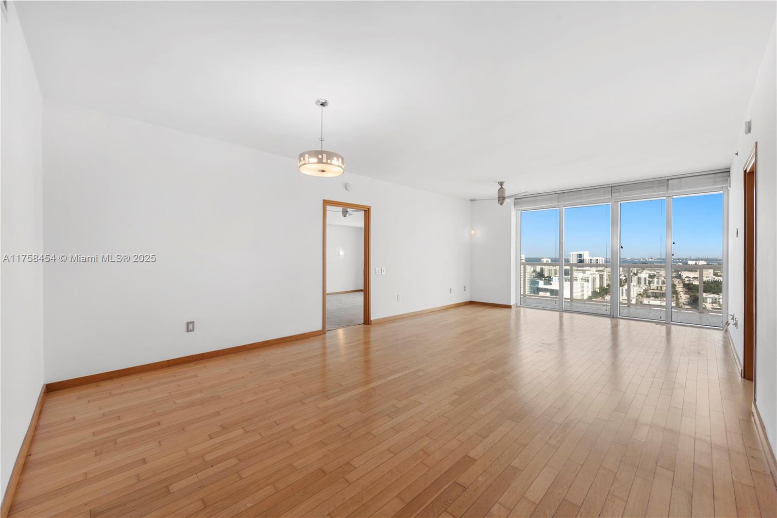 450 Alton Rd #3206, Miami Beach FL 33139