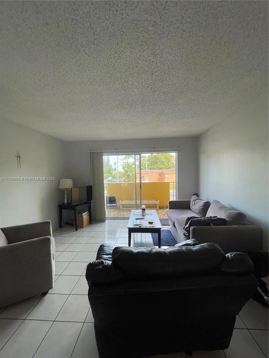 300 NE 125th St #202, North Miami, Florida image 4
