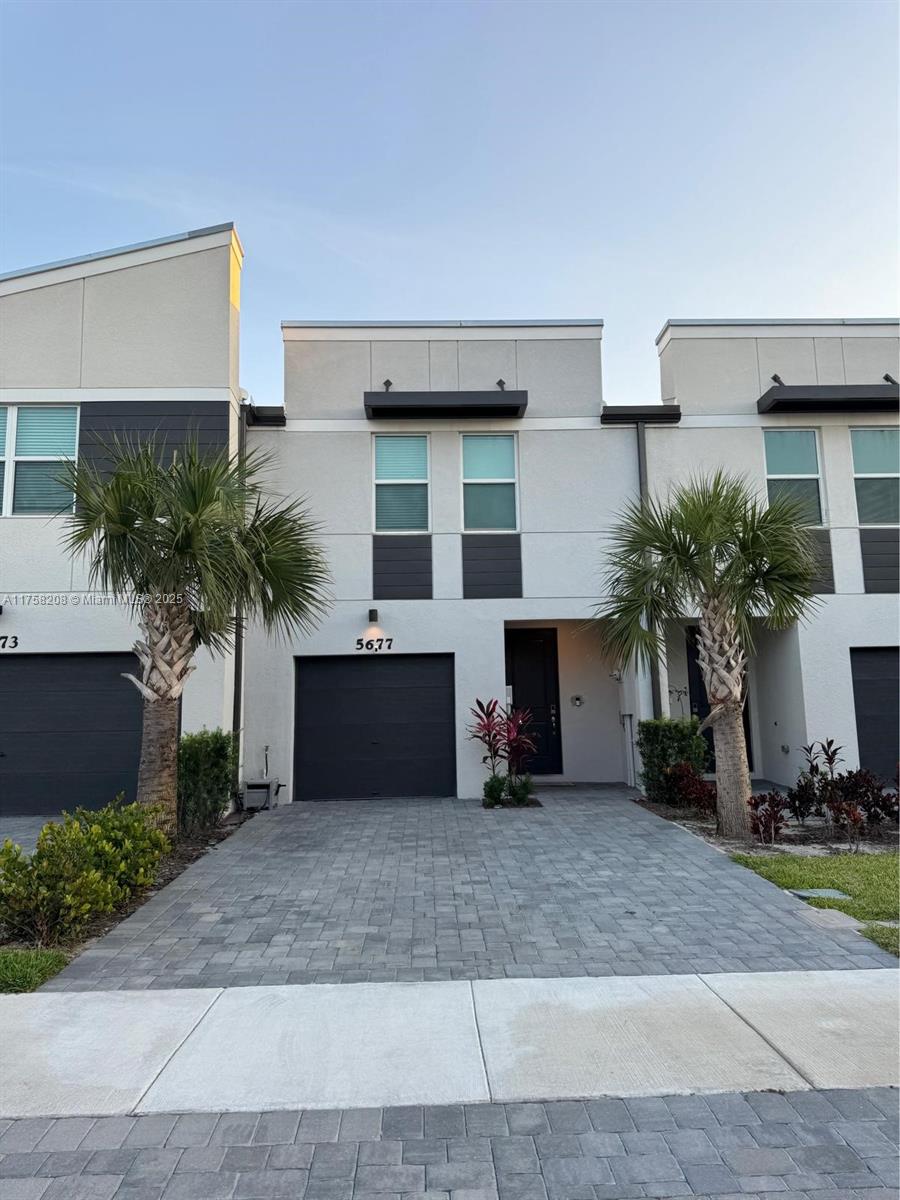 5677 Mentmore Dr #5677, Mangonia Park, Florida image 1