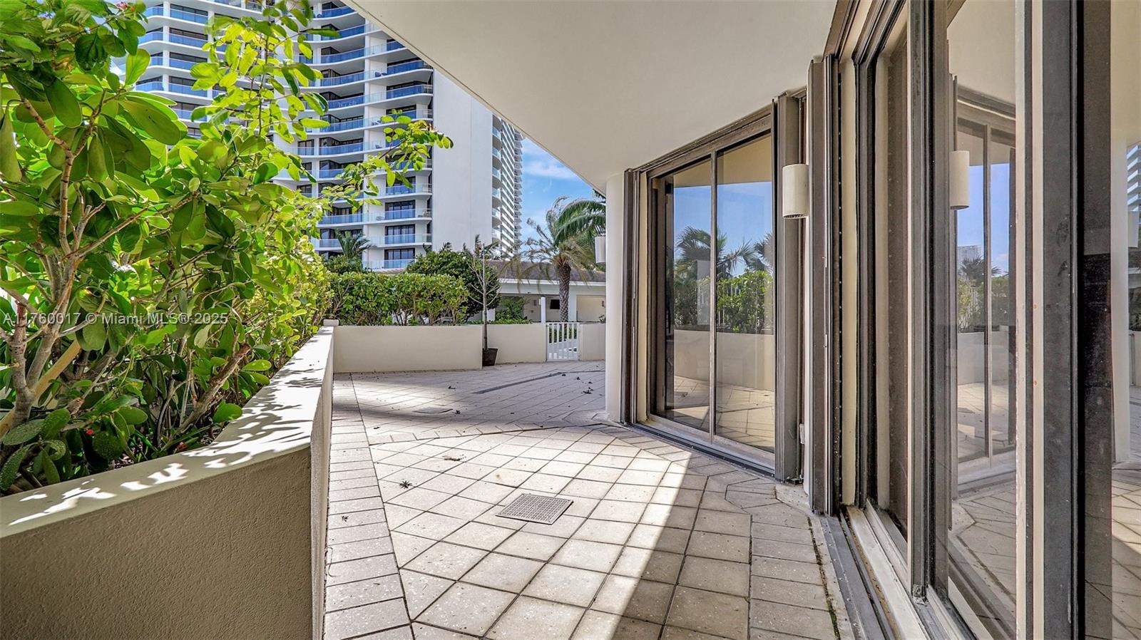 3000 Island Blvd #401, Aventura, Florida image 27