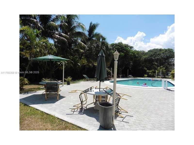 1450 Atlantic Shores Blvd #302, Hallandale Beach, Florida image 12