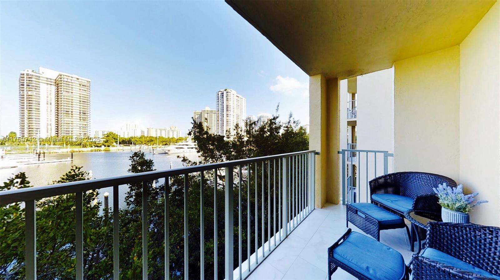 19877 E Country Club Dr #3-304, Aventura, Florida image 2