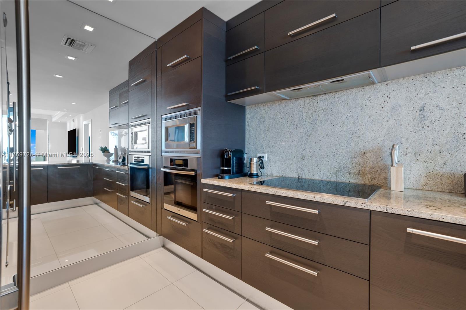 900 Biscayne Blvd #5009, Miami FL 33132
