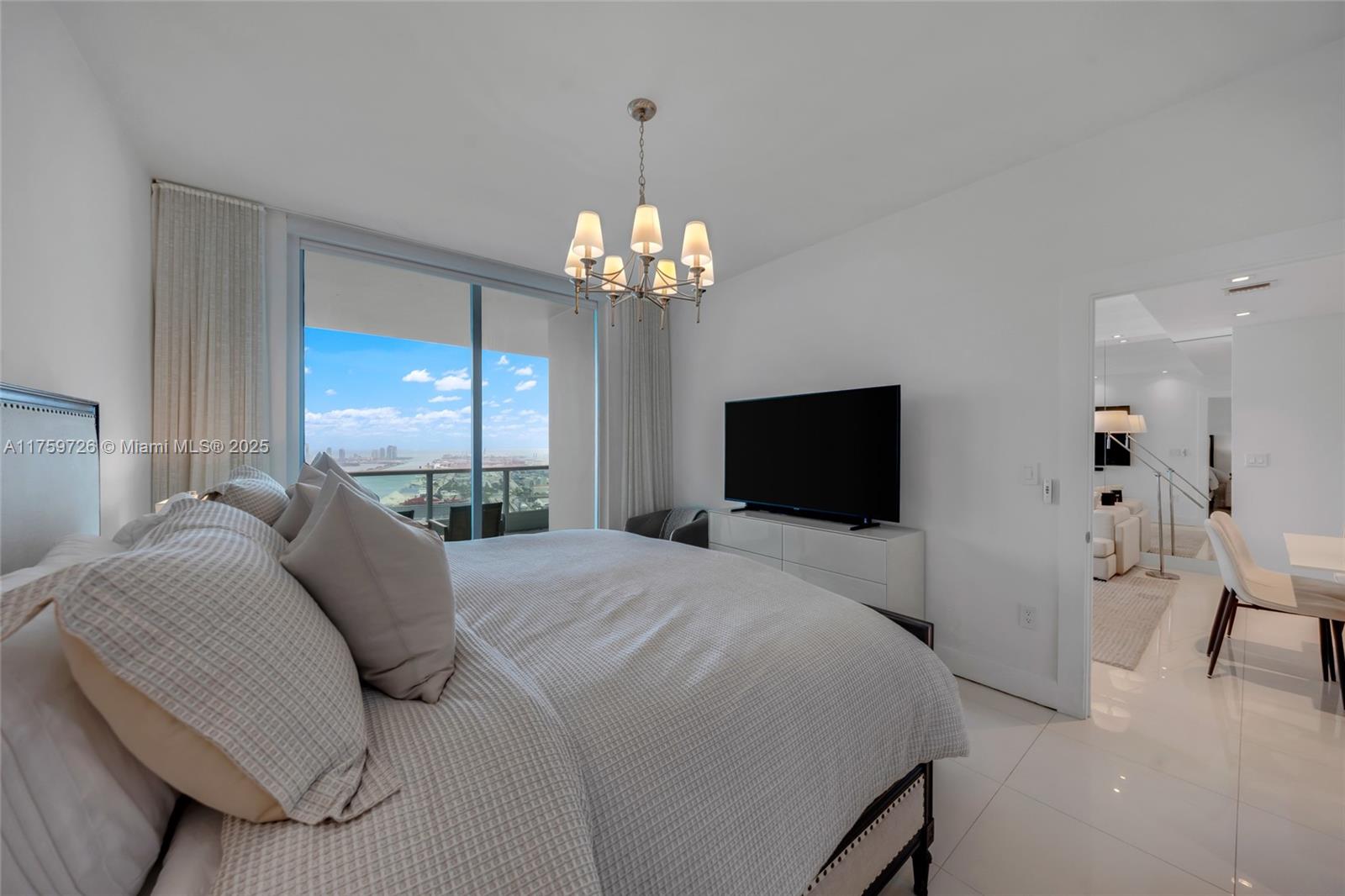 900 Biscayne Blvd #5009, Miami FL 33132