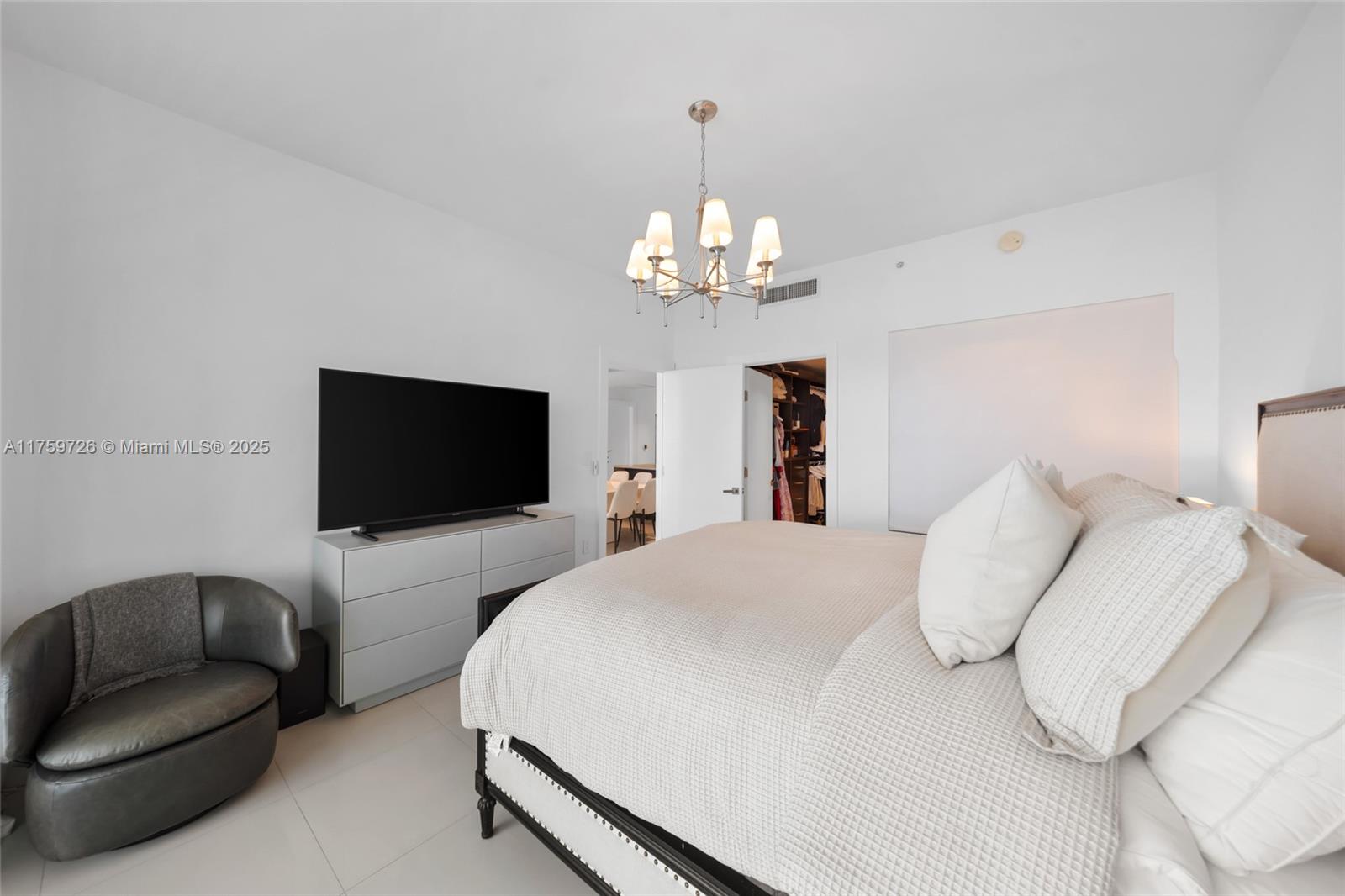 900 Biscayne Blvd #5009, Miami FL 33132