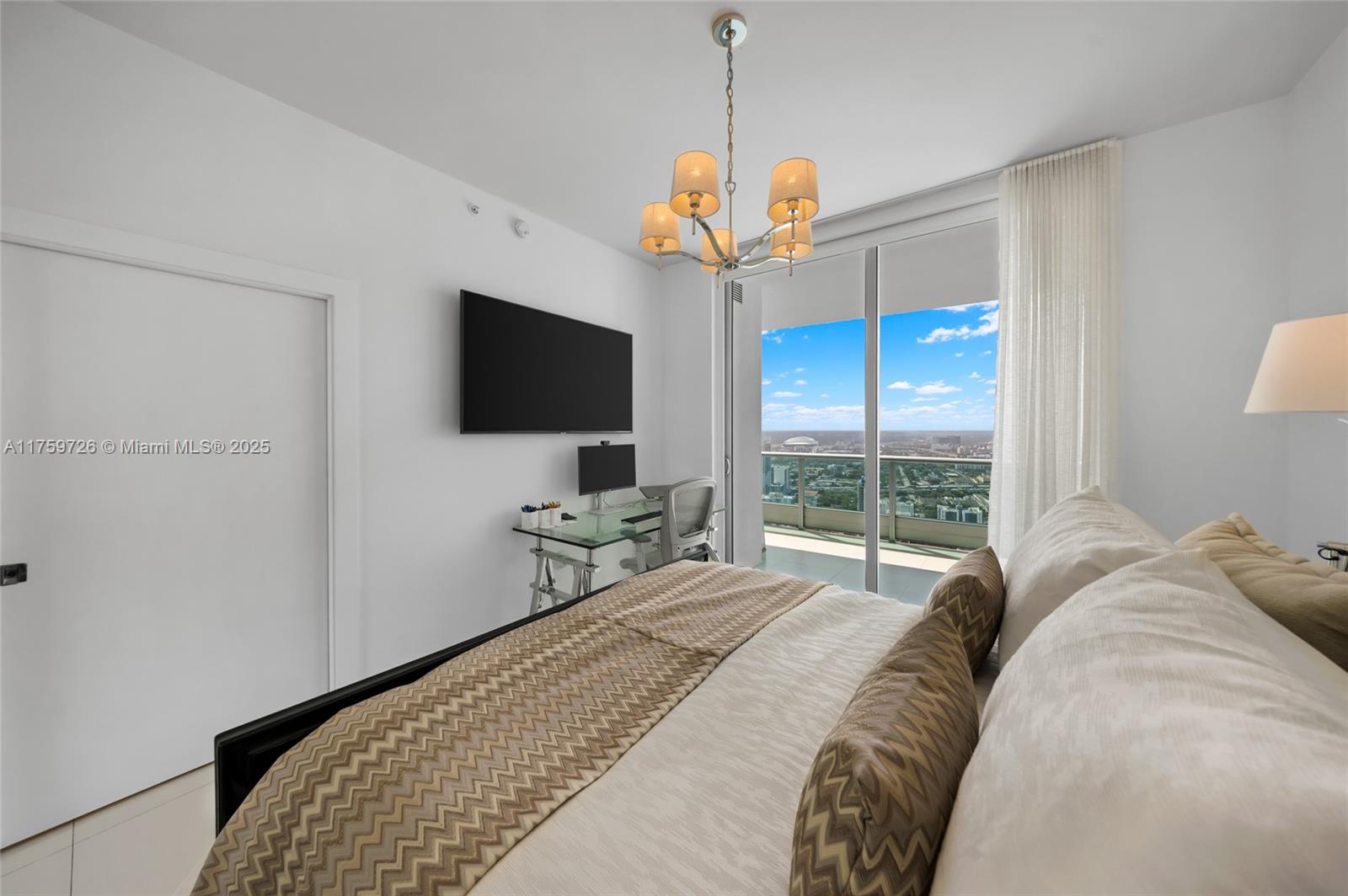 900 Biscayne Blvd #5009, Miami FL 33132