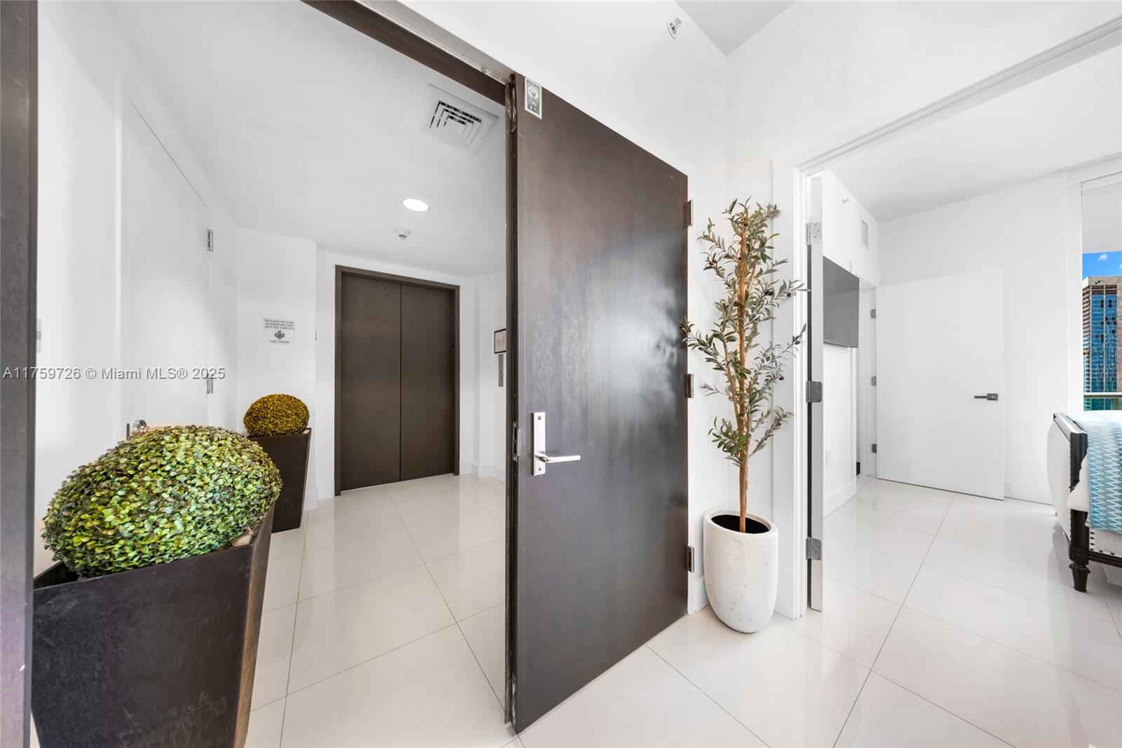 900 Biscayne Blvd #5009, Miami FL 33132