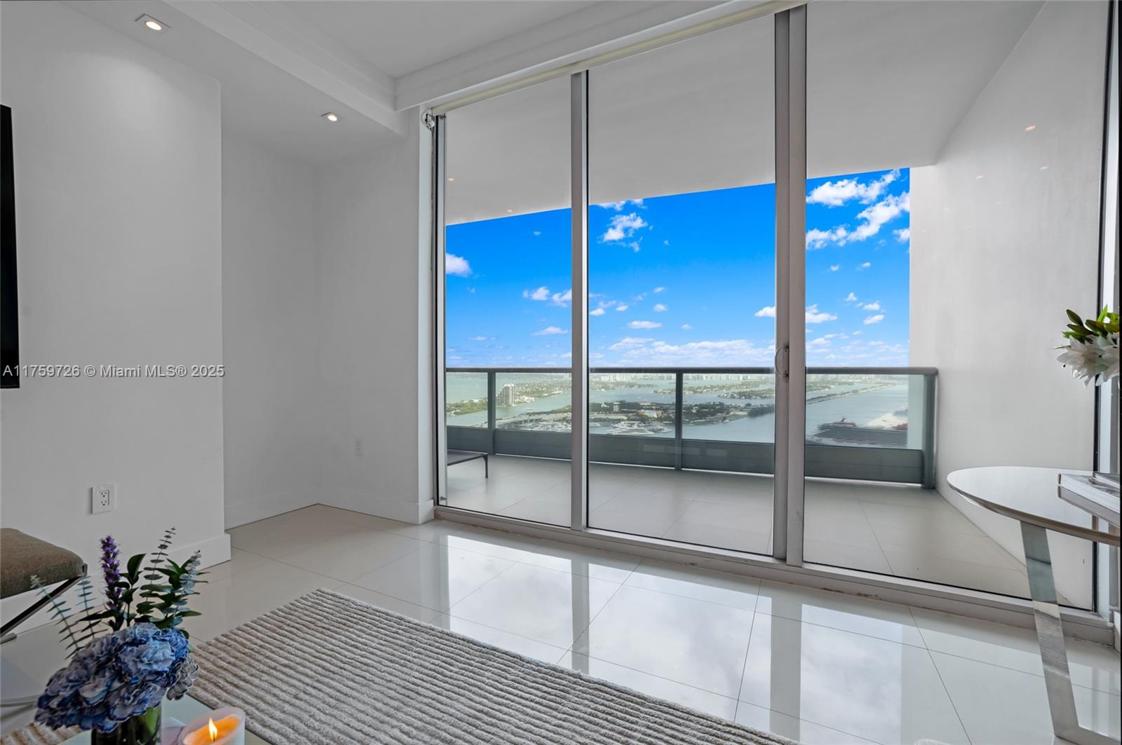 900 Biscayne Blvd #5009, Miami FL 33132