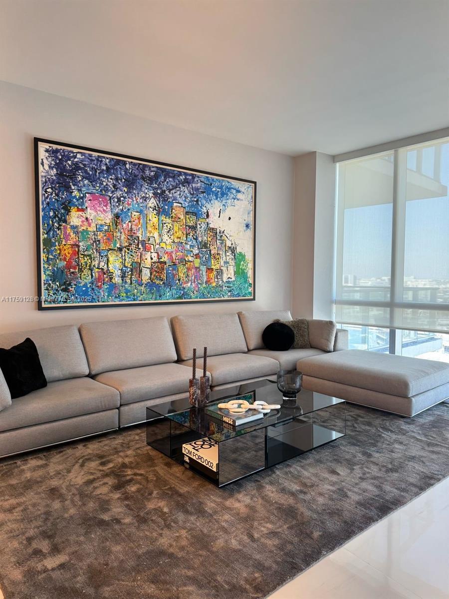 Condo for Sale in Miami, FL