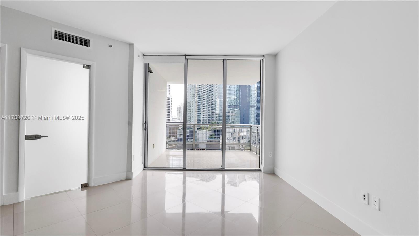 350 S Miami Ave #1810, Miami FL 33130
