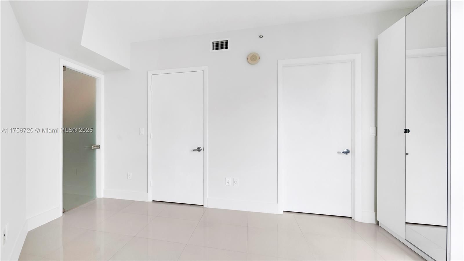 350 S Miami Ave #1810, Miami FL 33130