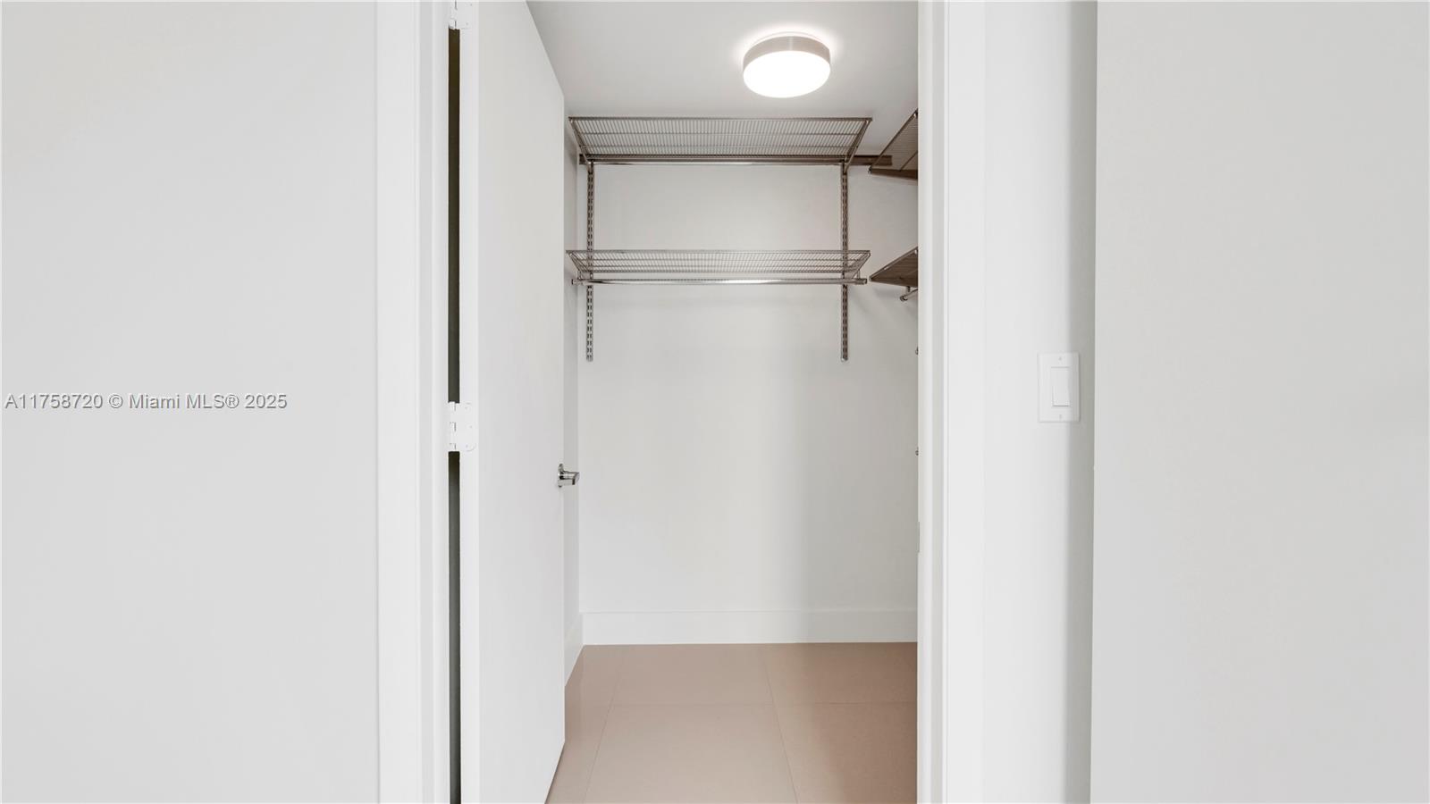 350 S Miami Ave #1810, Miami FL 33130