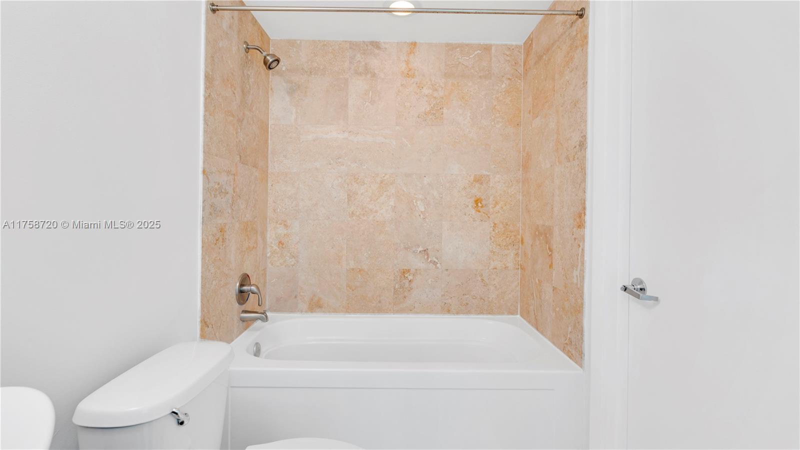 350 S Miami Ave #1810, Miami FL 33130