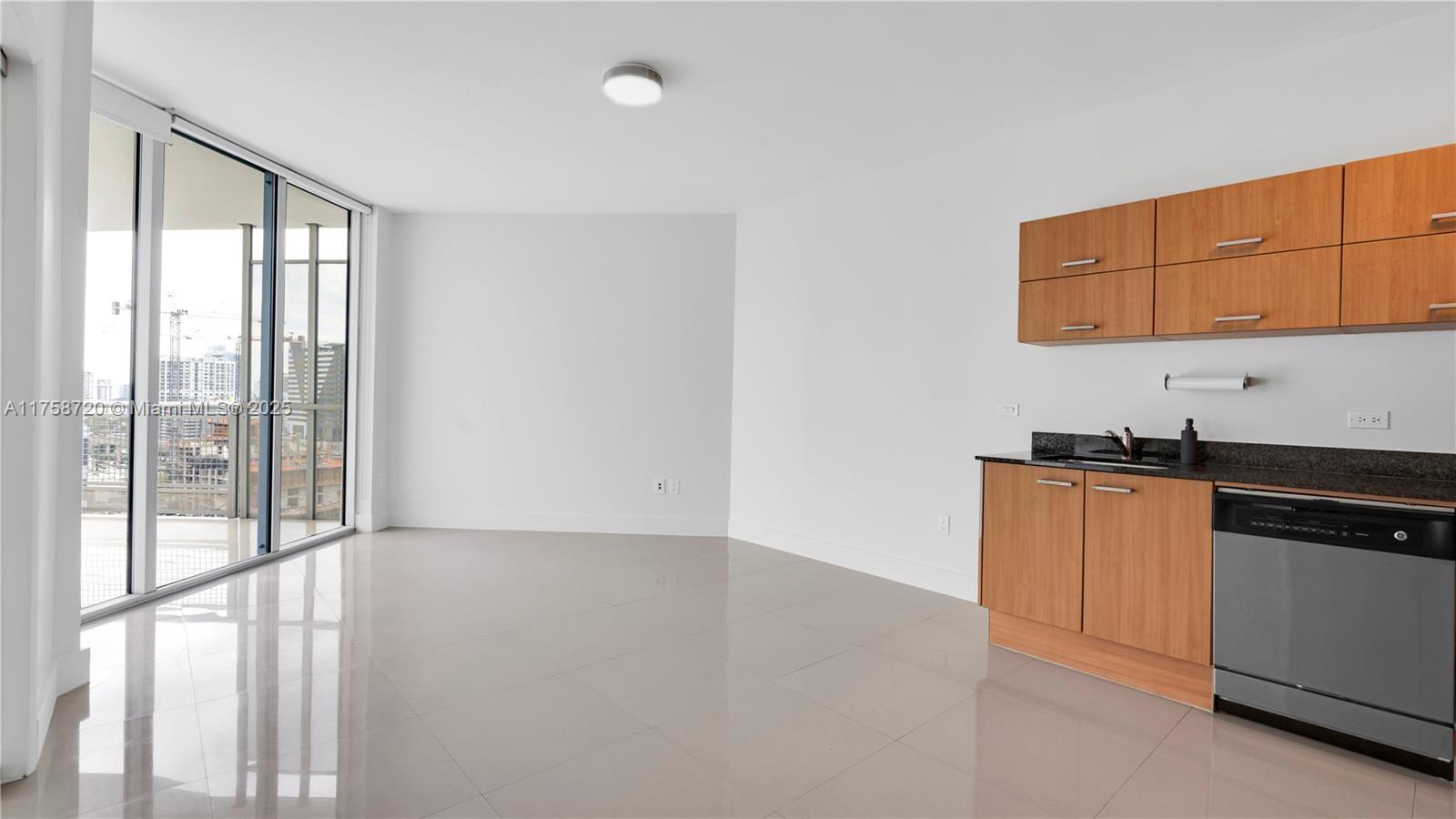 350 S Miami Ave #1810, Miami FL 33130