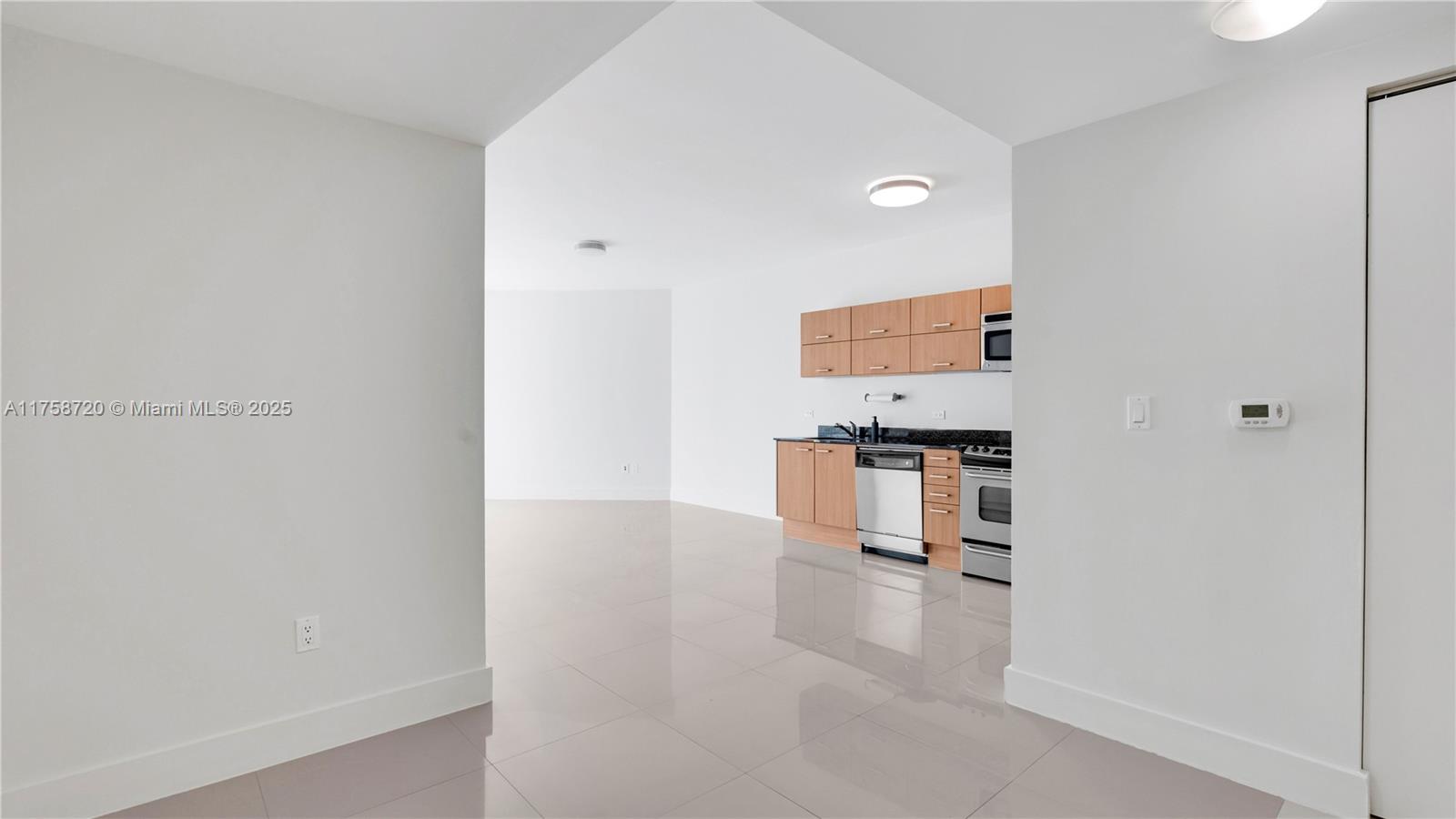 350 S Miami Ave #1810, Miami FL 33130