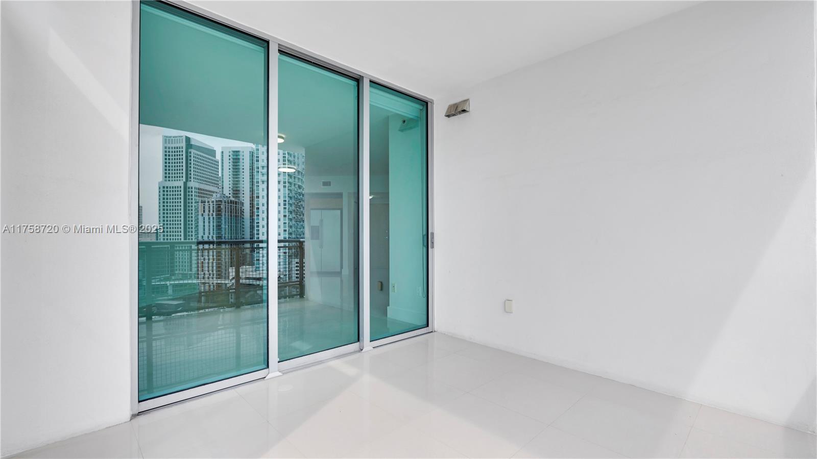 350 S Miami Ave #1810, Miami FL 33130
