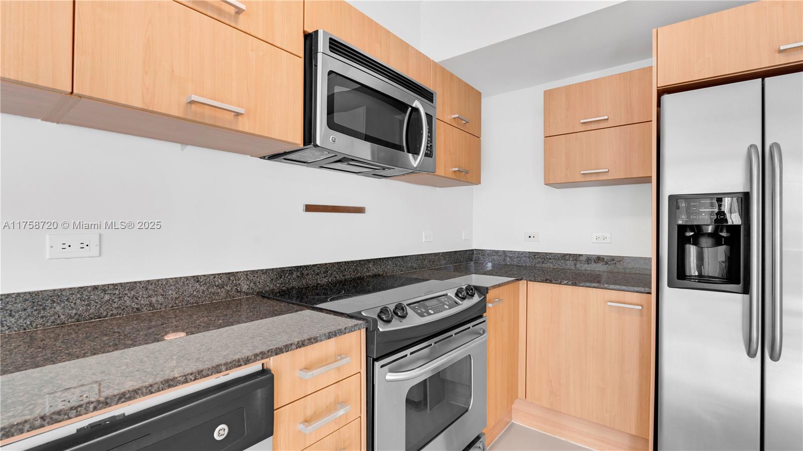 350 S Miami Ave #1810, Miami FL 33130