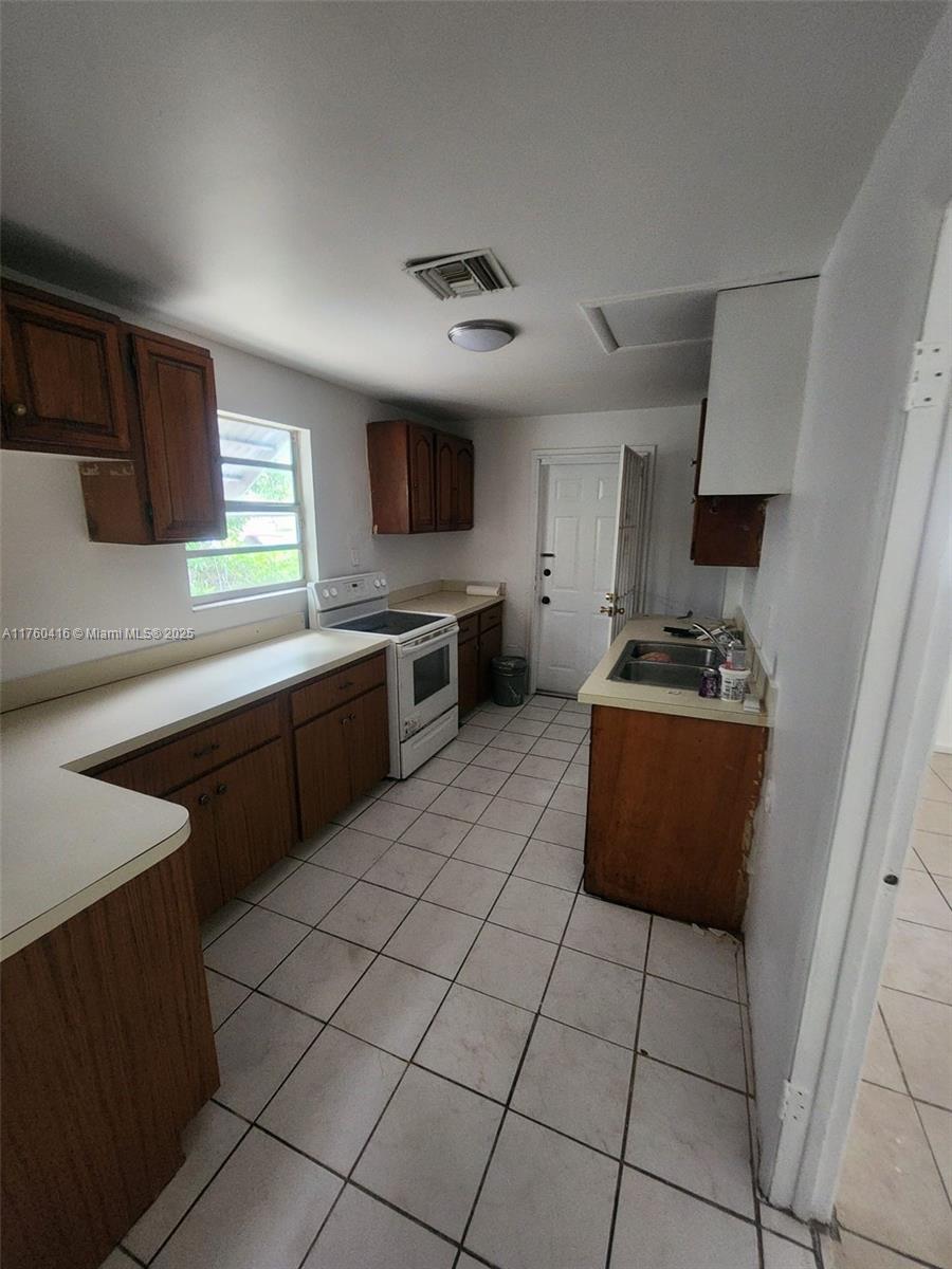 1530 W Avenue H  W, Riviera Beach, Florida image 11