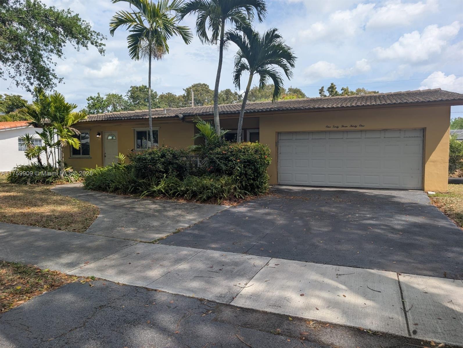 14331 Lake Saranac Ave, Miami Lakes, Florida image 1