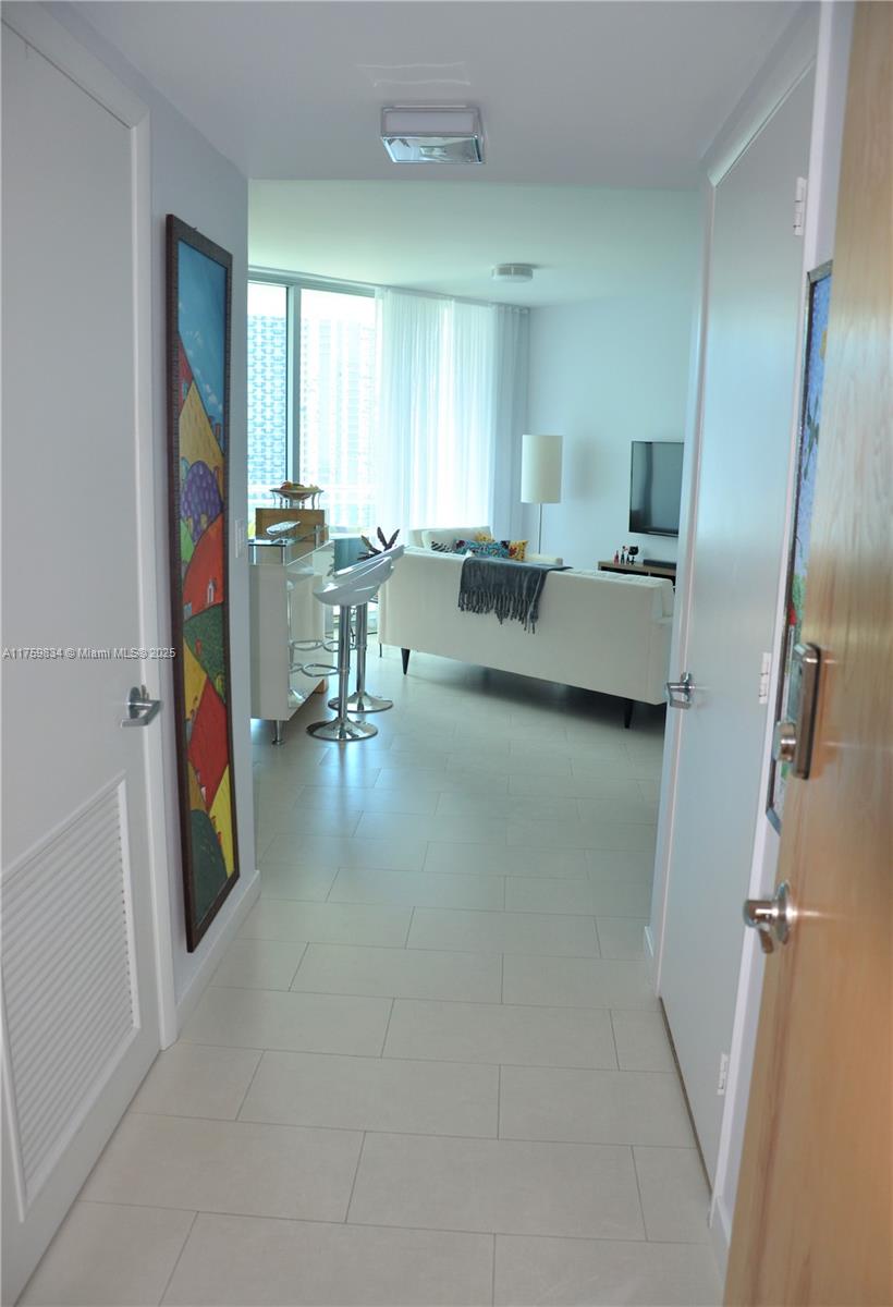 350 S Miami Ave #2914, Miami FL 33130