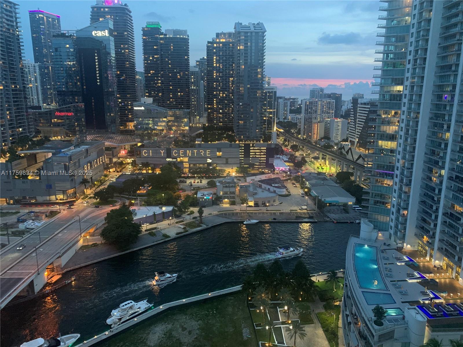 350 S Miami Ave #2914, Miami FL 33130
